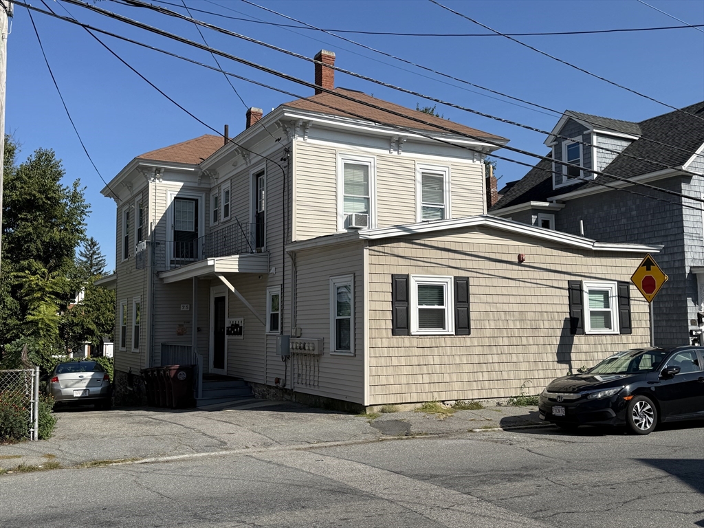 75 Bowers Street., Lowell, Massachusetts, 7 Bedrooms Bedrooms, 15 Rooms Rooms,5 BathroomsBathrooms,Residential Income,For Sale,Bowers Street.,73429810