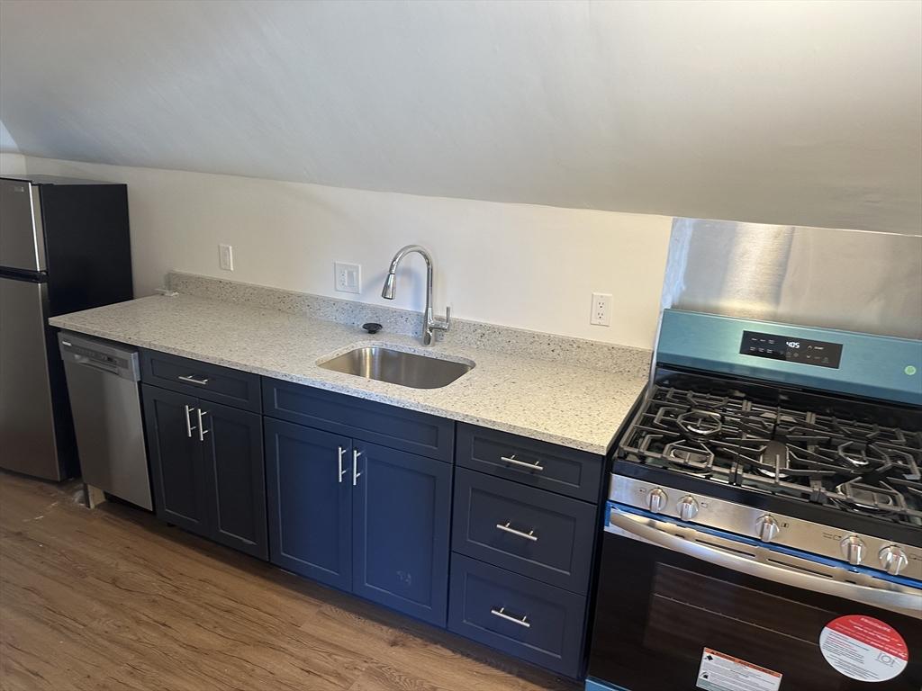 367 Concord Ave, Cambridge, Massachusetts, 1 Bedroom Bedrooms, 3 Rooms Rooms,1 BathroomBathrooms,Residential Lease,For Rent,Concord Ave,73461736