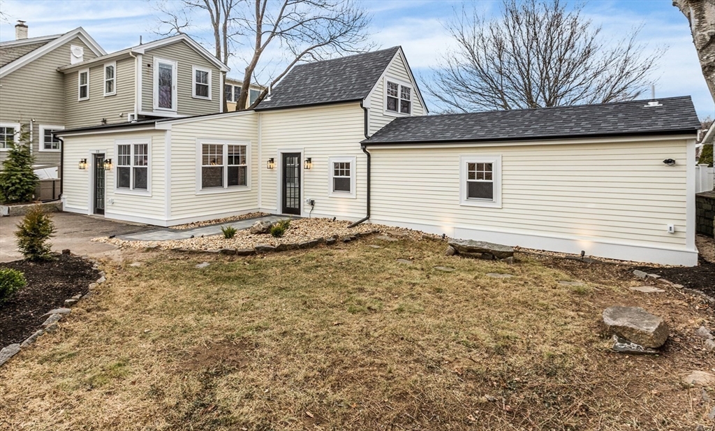 5 Smith St, Rockport, Massachusetts, 2 Bedrooms Bedrooms, 5 Rooms Rooms,2 BathroomsBathrooms,Residential,For Sale,Smith St,73461733
