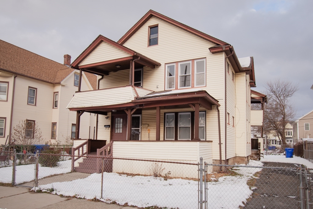 39-41 Malden St, Springfield, Massachusetts, 6 Bedrooms Bedrooms, 12 Rooms Rooms,2 BathroomsBathrooms,Residential Income,For Sale,Malden St,73461788