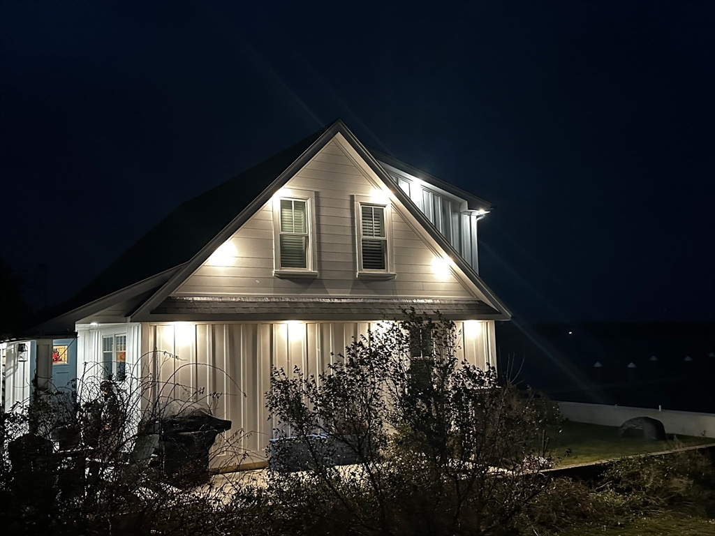 395 Park Avenue, Portsmouth, Rhode Island, 2 Bedrooms Bedrooms, 5 Rooms Rooms,2.5 BathroomsBathrooms,Residential,For Sale,Park Avenue,73461629