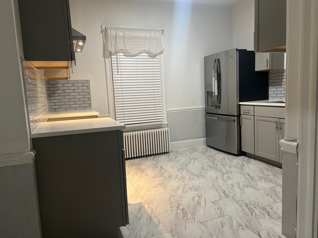 40 Parker St, New Bedford, Massachusetts, 3 Bedrooms Bedrooms, 7 Rooms Rooms,1 BathroomBathrooms,Residential Lease,For Rent,Parker St,73461661