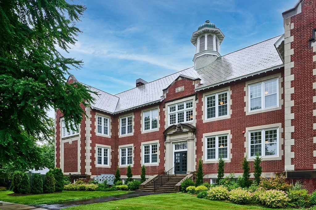 58 Main St, Hatfield, Massachusetts, 1 Bedroom Bedrooms, 4 Rooms Rooms,2 BathroomsBathrooms,Residential,For Sale,Main St,73393589