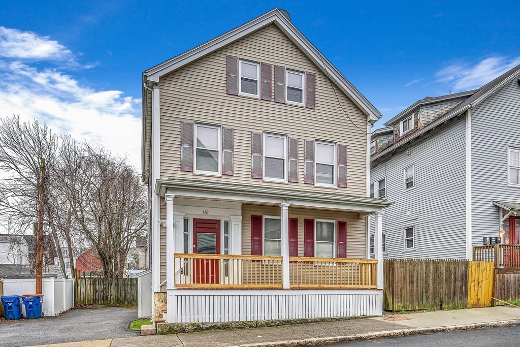 118 Maxfield Street, New Bedford, Massachusetts, 2 Bedrooms Bedrooms, 4 Rooms Rooms,1 BathroomBathrooms,Residential Lease,For Rent,Maxfield Street,73461717