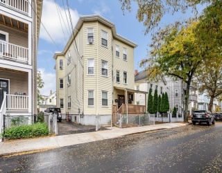 18 Otis St, Somerville, Massachusetts, 12 Bedrooms Bedrooms, 18 Rooms Rooms,3 BathroomsBathrooms,Residential Income,For Sale,Otis St,73451051