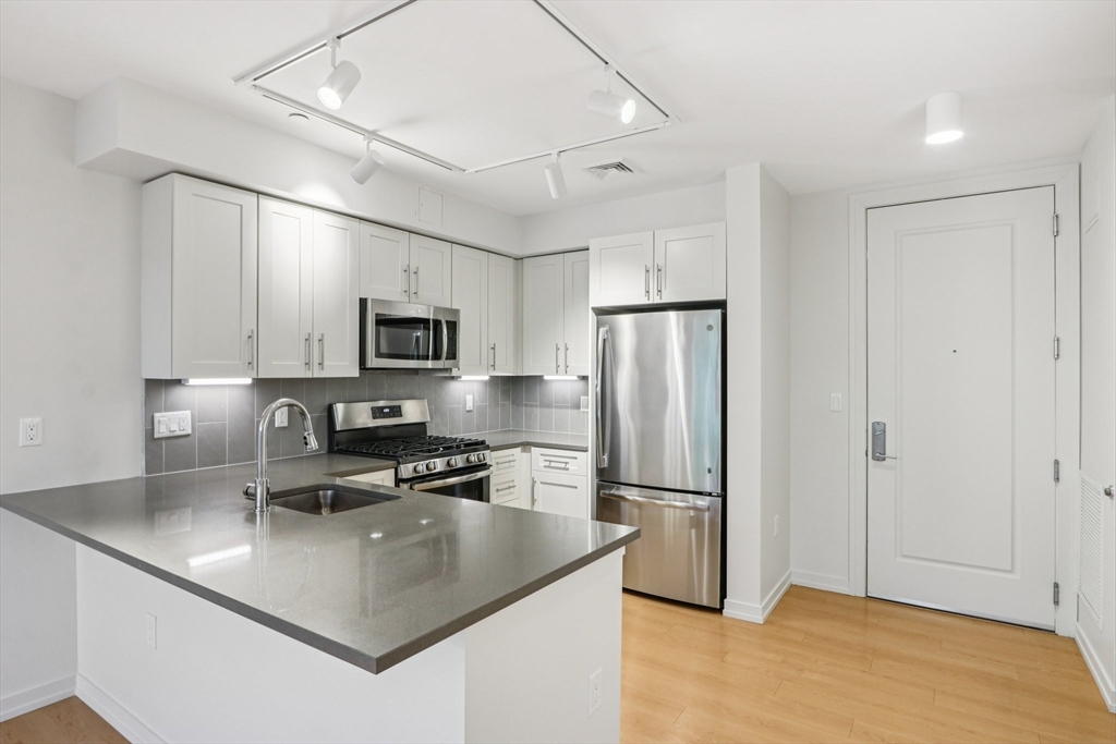 77 New, Cambridge, Massachusetts, 1 Bedroom Bedrooms, 2 Rooms Rooms,1 BathroomBathrooms,Residential Lease,For Rent,New,73461841