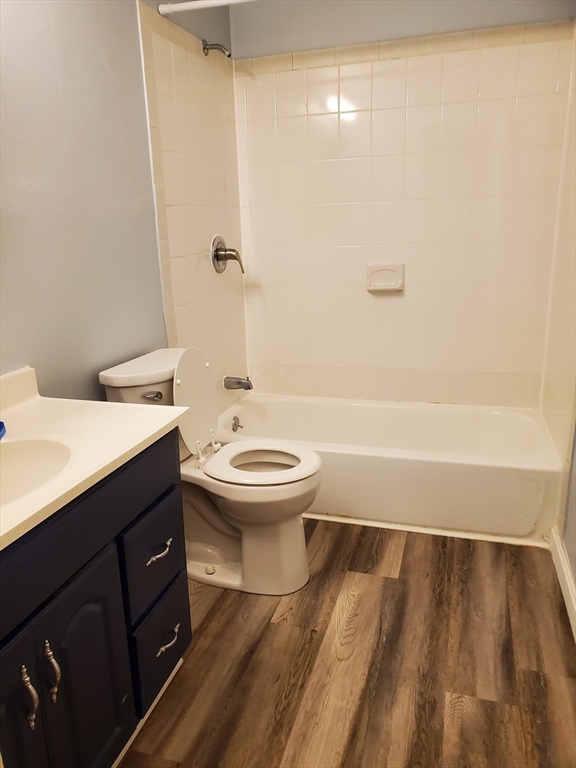 2 Tara Dr, Weymouth, Massachusetts, 2 Bedrooms Bedrooms, 5 Rooms Rooms,1 BathroomBathrooms,Residential Lease,For Rent,Tara Dr,73461825