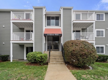11 Silver Hill Ln, Natick, Massachusetts, 1 Bedroom Bedrooms, 4 Rooms Rooms,1 BathroomBathrooms,Residential Lease,For Rent,Silver Hill Ln,73458096