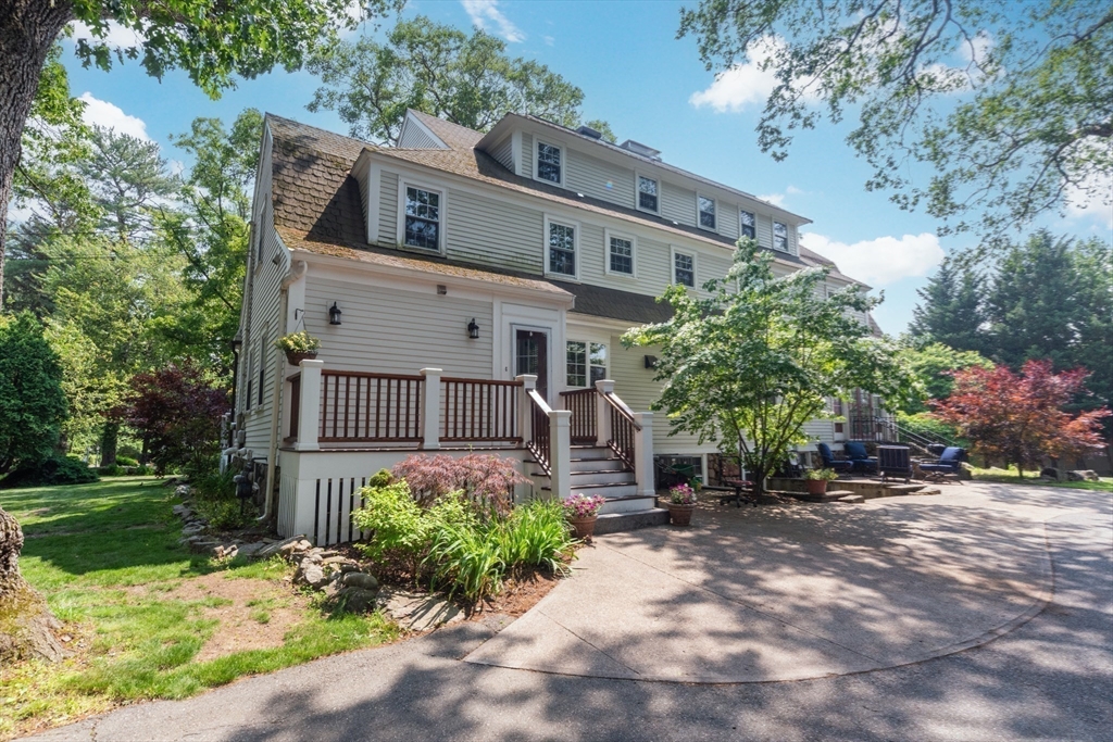 175 West St, Braintree, Massachusetts, 8 Bedrooms Bedrooms, 17 Rooms Rooms,4 BathroomsBathrooms,Residential,For Sale,West St,73407648