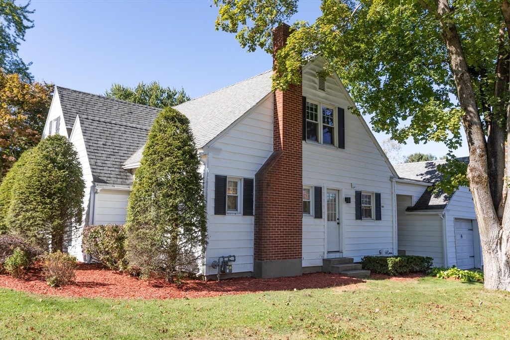 381 Williams St, Pittsfield, Massachusetts, 3 Bedrooms Bedrooms, 7 Rooms Rooms,2.5 BathroomsBathrooms,Residential,For Sale,Williams St,73442257