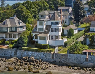 23 Phillips Road, Nahant, Massachusetts, 5 Bedrooms Bedrooms, 12 Rooms Rooms,2.5 BathroomsBathrooms,Residential,For Sale,Phillips Road,73408054