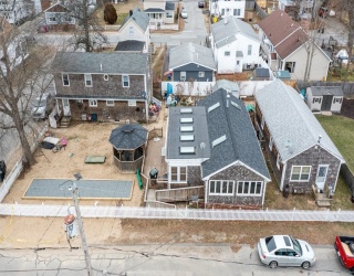 41, 43, & 55 Laurel Avenue, Swansea, Massachusetts, 5 Bedrooms Bedrooms, 12 Rooms Rooms,3.5 BathroomsBathrooms,Residential Income,For Sale,Laurel Avenue,73324165