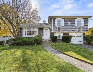 55 Dias Terrace, Somerset, Massachusetts, 3 Bedrooms Bedrooms, 7 Rooms Rooms,2 BathroomsBathrooms,Residential,For Sale,Dias Terrace,73453115