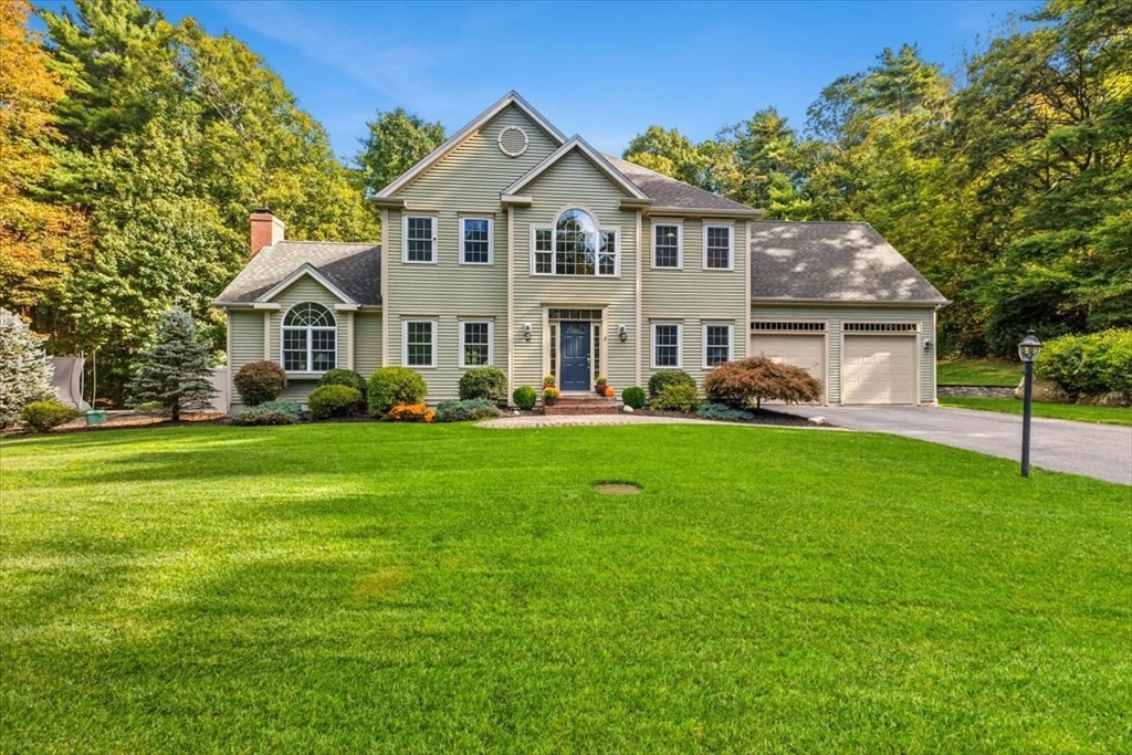 3 Hidden Ridge Road, Lakeville, Massachusetts, 4 Bedrooms Bedrooms, 9 Rooms Rooms,3.5 BathroomsBathrooms,Residential,For Sale,Hidden Ridge Road,73439431