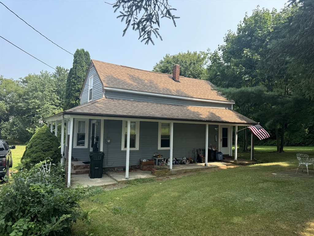 193 Linden St, Swansea, Massachusetts, 3 Bedrooms Bedrooms, 6 Rooms Rooms,1 BathroomBathrooms,Residential,For Sale,Linden St,73279271