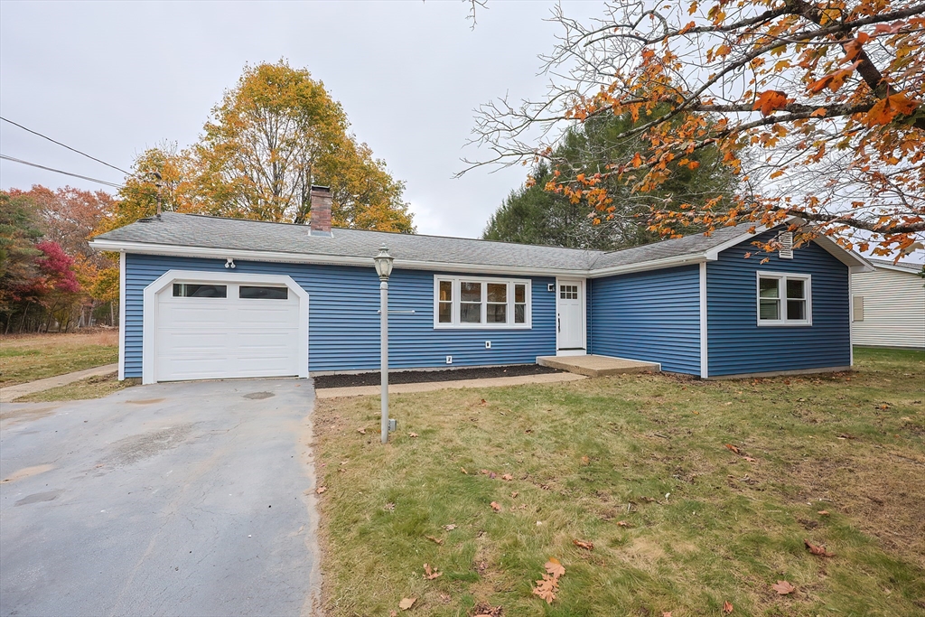8 Ridge Dr, Dudley, Massachusetts, 3 Bedrooms Bedrooms, 5 Rooms Rooms,1 BathroomBathrooms,Residential,For Sale,Ridge Dr,73449573