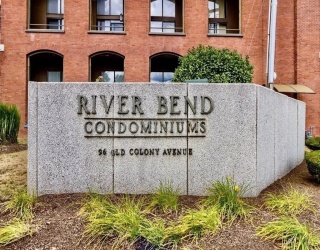 96 Old Colony Ave, Taunton, Massachusetts, 1 Bedroom Bedrooms, 4 Rooms Rooms,1 BathroomBathrooms,Residential,For Sale,Old Colony Ave,73448441