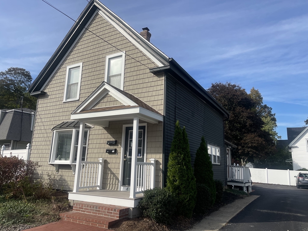 139 East Central Street, Franklin, Massachusetts, 1 Bedroom Bedrooms, 4 Rooms Rooms,1 BathroomBathrooms,Residential Lease,For Rent,East Central Street,73440184
