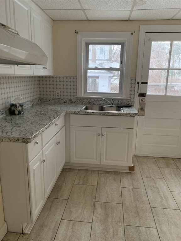 22 Pocasset Ave, Worcester, Massachusetts, 2 Bedrooms Bedrooms, 5 Rooms Rooms,1 BathroomBathrooms,Residential Lease,For Rent,Pocasset Ave,73455671