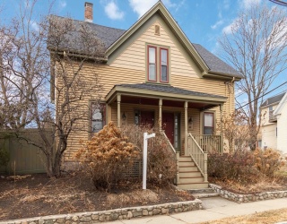 63 Pond St, Natick, Massachusetts, 2 Bedrooms Bedrooms, 5 Rooms Rooms,1.5 BathroomsBathrooms,Residential,For Sale,Pond St,73462015