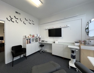 1318 Beacon St, Brookline, Massachusetts, ,Commercial Lease,For Rent,Beacon St,73462023