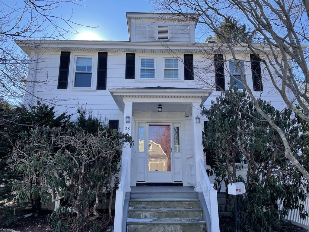 28 Theresa Ave, Lexington, Massachusetts, 4 Bedrooms Bedrooms, 8 Rooms Rooms,1.5 BathroomsBathrooms,Residential Lease,For Rent,Theresa Ave,73462076