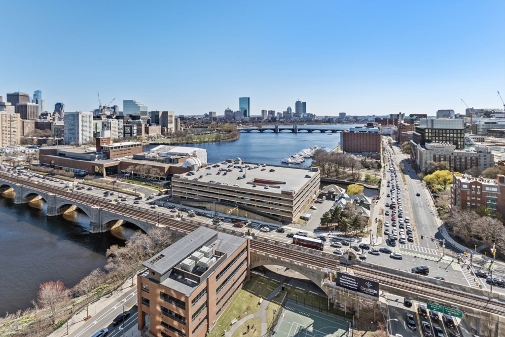 8 Museum Way, Cambridge, Massachusetts, 2 Bedrooms Bedrooms, 5 Rooms Rooms,2 BathroomsBathrooms,Residential Lease,For Rent,Museum Way,73333403