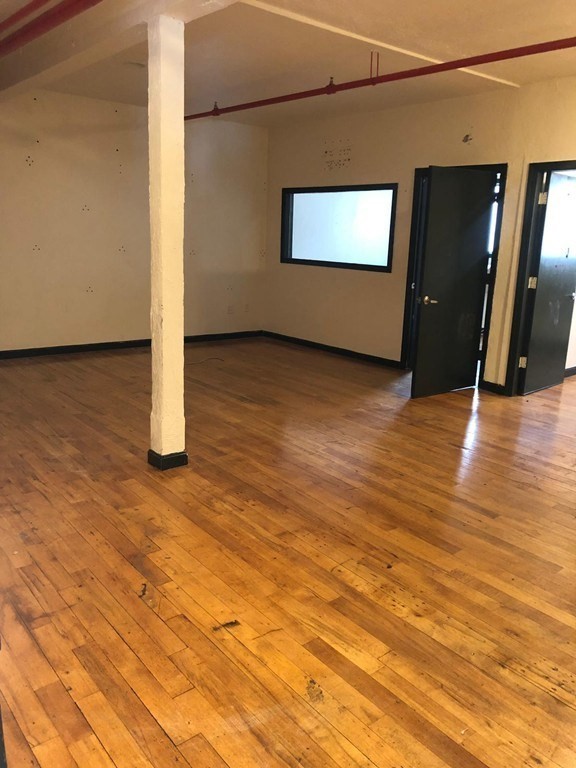 33 Dover St, Brockton, Massachusetts, ,Commercial Lease,For Rent,Dover St,73452134