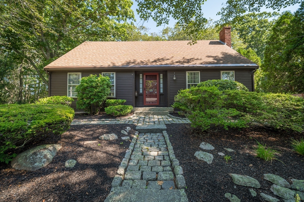 29 Summer St, Rockport, Massachusetts, 3 Bedrooms Bedrooms, 6 Rooms Rooms,1.5 BathroomsBathrooms,Residential,For Sale,Summer St,73412362