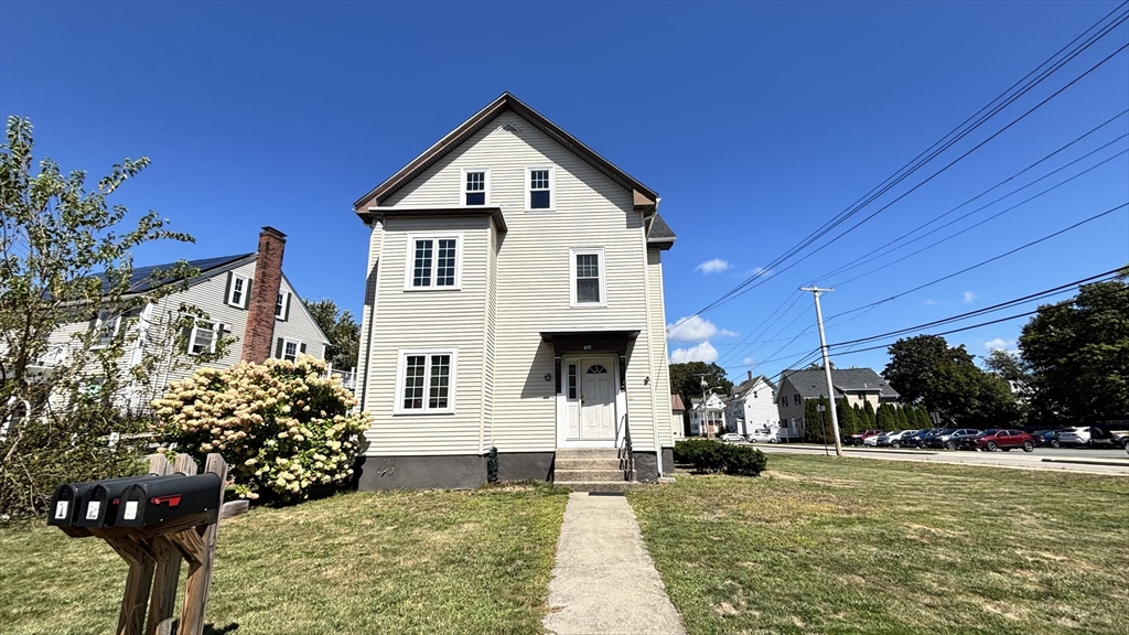 164 Park St, Attleboro, Massachusetts, 3 Bedrooms Bedrooms, 5 Rooms Rooms,1 BathroomBathrooms,Residential Lease,For Rent,Park St,73426807