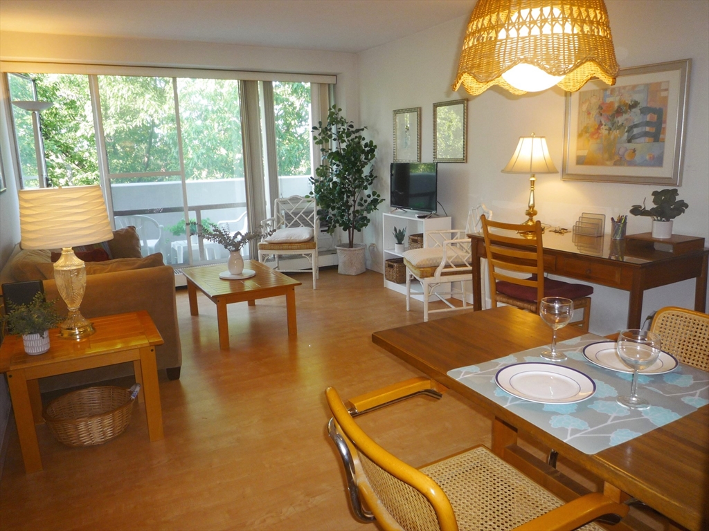 29 Concord Avenue, Cambridge, Massachusetts, 1 Bedroom Bedrooms, 3 Rooms Rooms,1 BathroomBathrooms,Residential Lease,For Rent,Concord Avenue,73462145