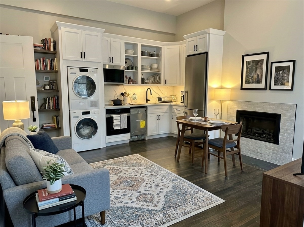 105 Charles Street, Boston, Massachusetts, 1 Room Rooms,1 BathroomBathrooms,Residential Lease,For Rent,Charles Street,73462181