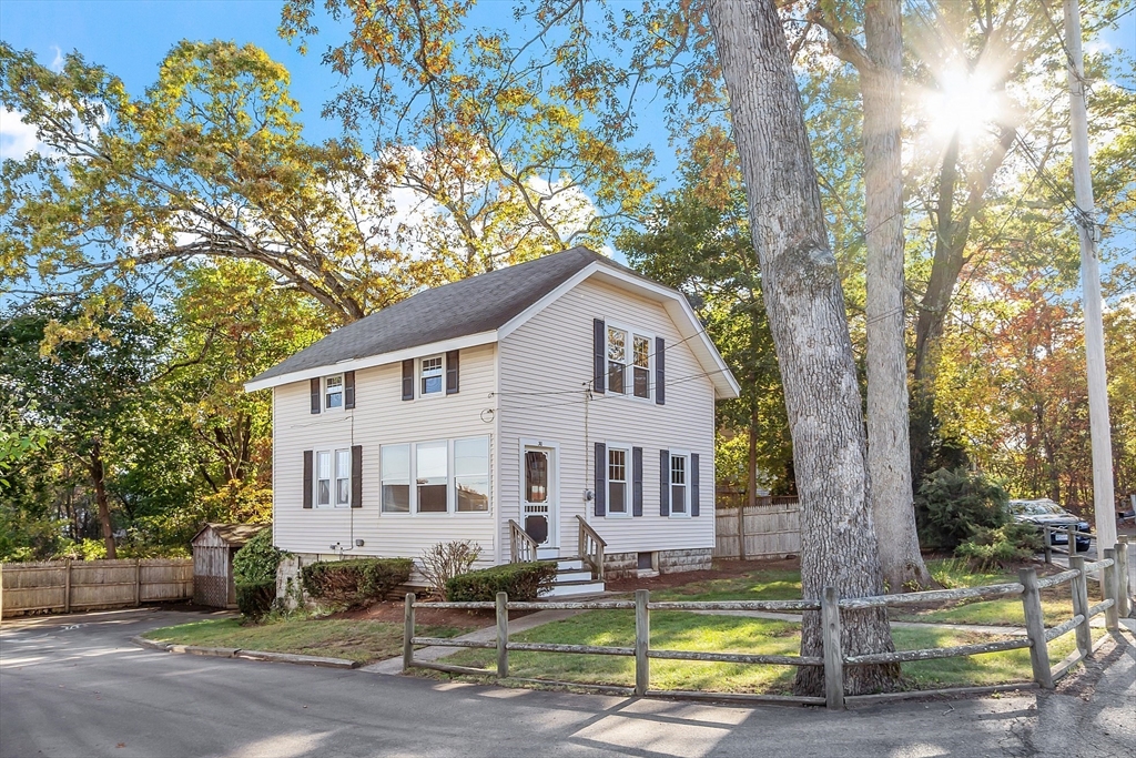 30 Oak St, Bellingham, Massachusetts, 3 Bedrooms Bedrooms, 6 Rooms Rooms,1.5 BathroomsBathrooms,Residential,For Sale,Oak St,73446268