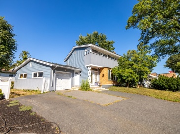 935 Revere Beach Pkwy, Revere, Massachusetts, 6 Bedrooms Bedrooms, 12 Rooms Rooms,4 BathroomsBathrooms,Residential Income,For Sale,Revere Beach Pkwy,73429665 935 Revere Beach Pkwy, Revere, Massachusetts, 6 Bedrooms Bedrooms, 12 Rooms Rooms,4 BathroomsBathrooms,Residential Income,For Sale,Revere Beach Pkwy,73429665