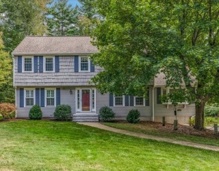 9 Lakewood Dr, Medfield, Massachusetts, 4 Bedrooms Bedrooms, 9 Rooms Rooms,2.5 BathroomsBathrooms,Residential,For Sale,Lakewood Dr,73434731