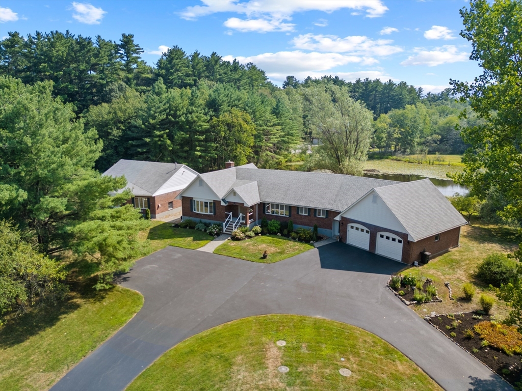 4 Wildmeadow Rd, Boxford, Massachusetts, 4 Bedrooms Bedrooms, 9 Rooms Rooms,3.5 BathroomsBathrooms,Residential,For Sale,Wildmeadow Rd,73419966