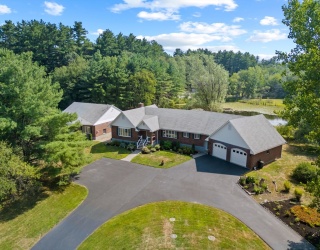 4 Wildmeadow Rd, Boxford, Massachusetts, 4 Bedrooms Bedrooms, 9 Rooms Rooms,3.5 BathroomsBathrooms,Residential,For Sale,Wildmeadow Rd,73419966
