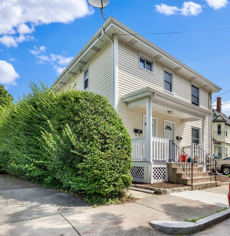 79-81 Vernon St, Waltham, Massachusetts, 4 Bedrooms Bedrooms, 10 Rooms Rooms,2 BathroomsBathrooms,Residential Income,For Sale,Vernon St,73406946
