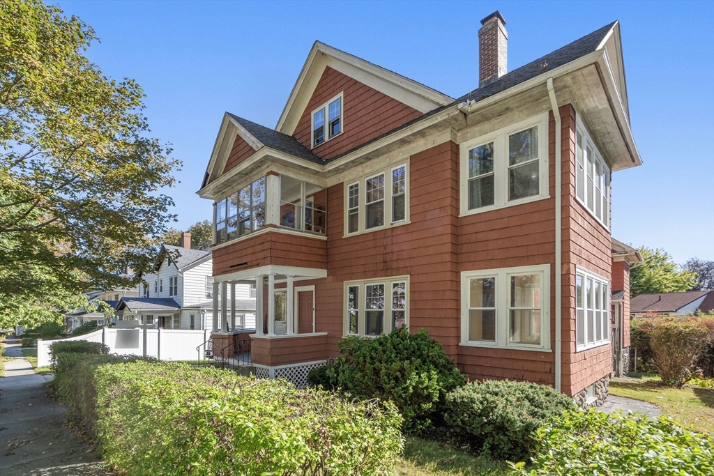 53 Howland Ter, Worcester, Massachusetts, 6 Bedrooms Bedrooms, 14 Rooms Rooms,2 BathroomsBathrooms,Residential Income,For Sale,Howland Ter,73442307