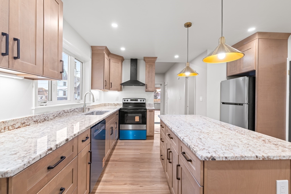 62 Locust Street, Winthrop, Massachusetts, 3 Bedrooms Bedrooms, 5 Rooms Rooms,1 BathroomBathrooms,Residential Lease,For Rent,Locust Street,73462234