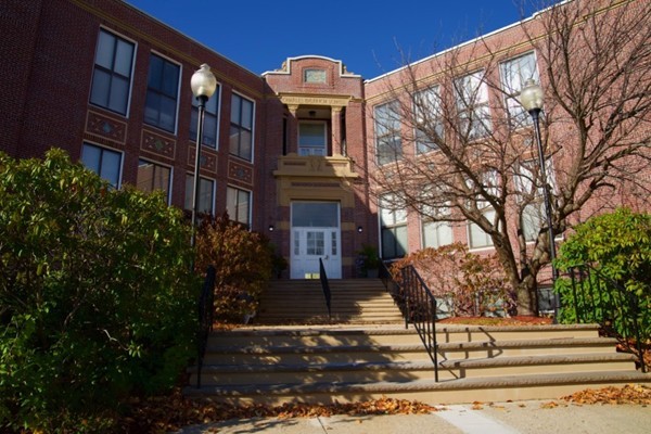 841 Parker Street, Boston, Massachusetts, 3 Bedrooms Bedrooms, 5 Rooms Rooms,1 BathroomBathrooms,Residential Lease,For Rent,Parker Street,73462319