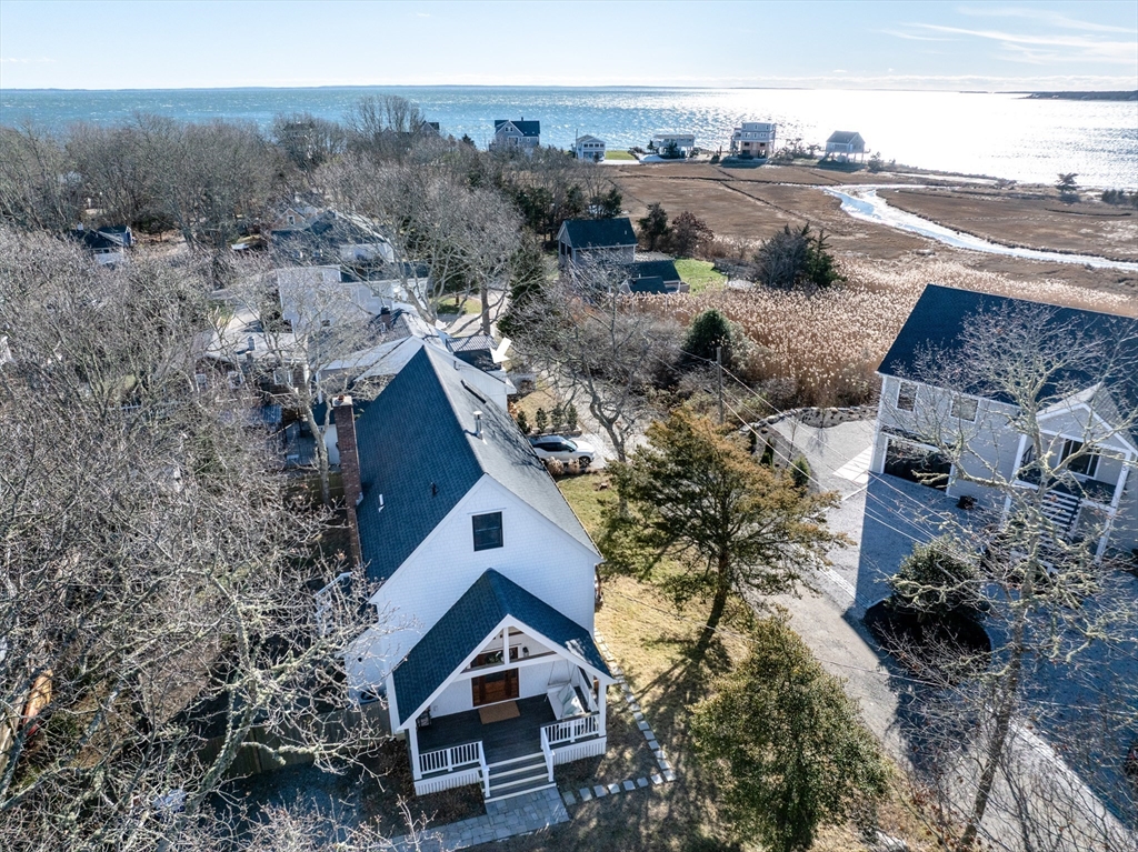 8 Pine St, Mattapoisett, Massachusetts, 3 Bedrooms Bedrooms, 5 Rooms Rooms,2 BathroomsBathrooms,Residential,For Sale,Pine St,73462350