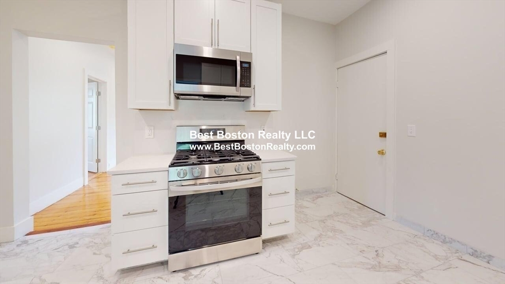 339 Norflk St, Cambridge, Massachusetts, 2 Bedrooms Bedrooms, 4 Rooms Rooms,1 BathroomBathrooms,Residential Lease,For Rent,Norflk St,73462258