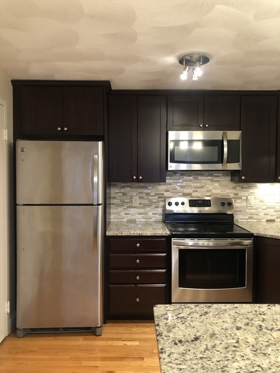 1105 Lexington Street, Waltham, Massachusetts, 2 Bedrooms Bedrooms, 4 Rooms Rooms,1 BathroomBathrooms,Residential Lease,For Rent,Lexington Street,73449907