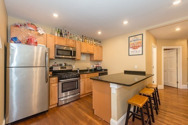 248 Parker Hill Ave, Boston, Massachusetts, 6 Bedrooms Bedrooms, 8 Rooms Rooms,3 BathroomsBathrooms,Residential Lease,For Rent,Parker Hill Ave,73456671