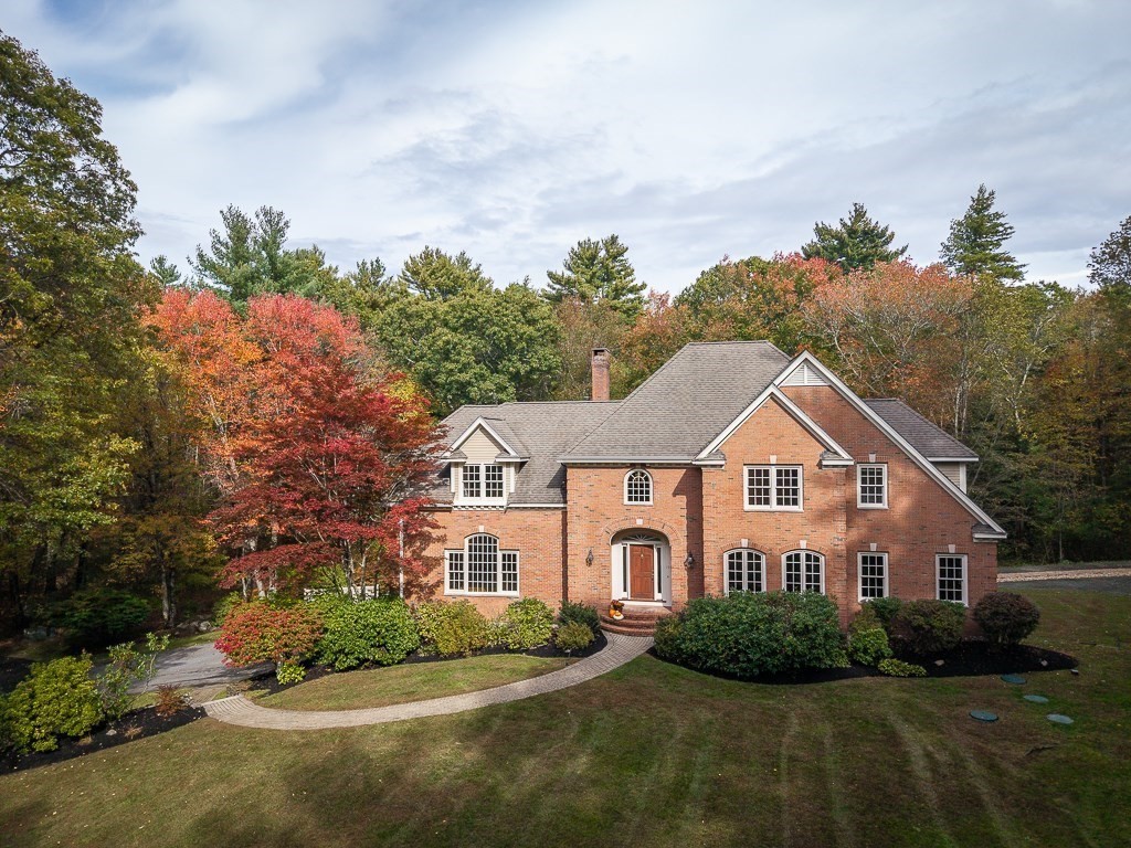 155 Woodland Mead, Hamilton, Massachusetts, 4 Bedrooms Bedrooms, 10 Rooms Rooms,5.5 BathroomsBathrooms,Residential,For Sale,Woodland Mead,73448590