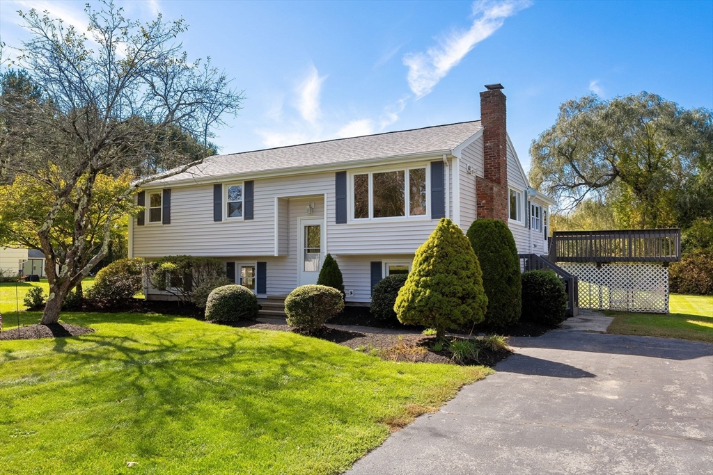 1405 Vernon St, Bridgewater, Massachusetts, 4 Bedrooms Bedrooms, 8 Rooms Rooms,1.5 BathroomsBathrooms,Residential,For Sale,Vernon St,73440423