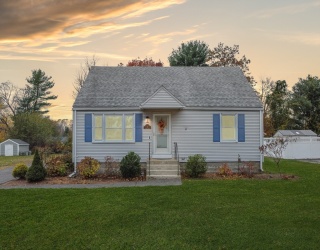 2 Campus Road, Methuen, Massachusetts, 2 Bedrooms Bedrooms, 4 Rooms Rooms,1 BathroomBathrooms,Residential,For Sale,Campus Road,73453575