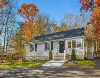 62 Middle Road, Newbury, Massachusetts, 3 Bedrooms Bedrooms, 8 Rooms Rooms,2 BathroomsBathrooms,Residential,For Sale,Middle Road,73448863