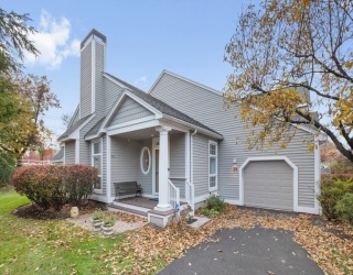 15 Kings Way, Waltham, Massachusetts, 3 Bedrooms Bedrooms, 8 Rooms Rooms,3 BathroomsBathrooms,Residential,For Sale,Kings Way,73454860